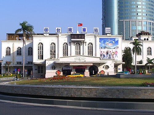 Front Station, TRA Tainan Station 20071119.jpg