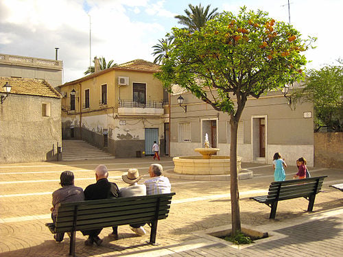 Joves i grans al Raval d'Elx.jpg