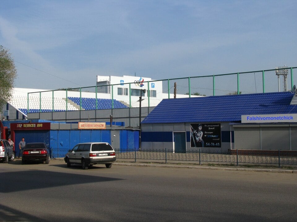 File:Стадион имени Петра Атояна.jpg